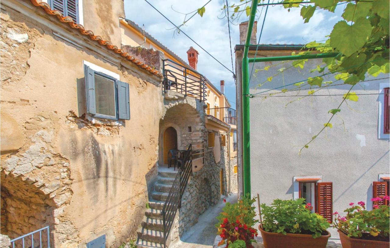 1 Bedroom Beautiful Apartment In Omišalj المظهر الخارجي الصورة